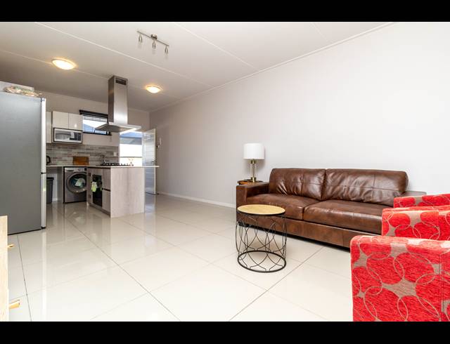 2 BEDROOM APARTMENT RENTED IN BRYANSTON